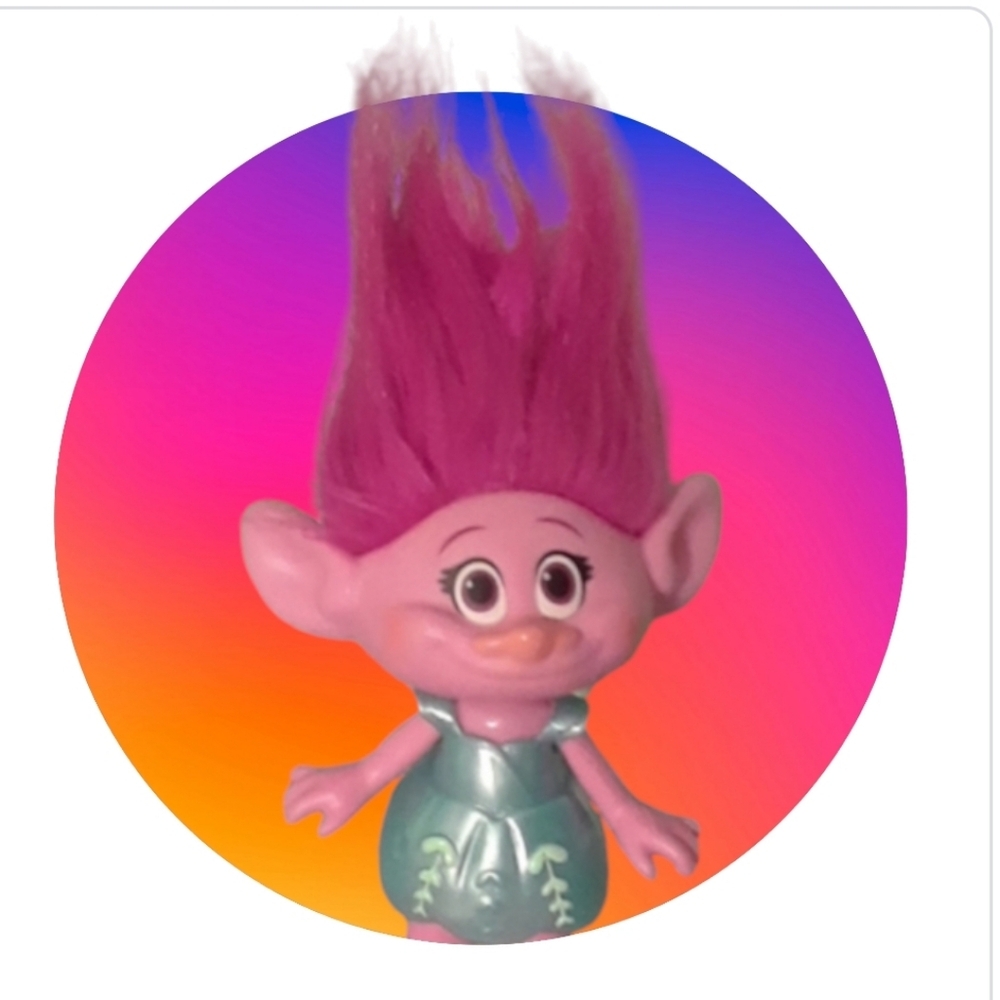 2015 pink girl troll